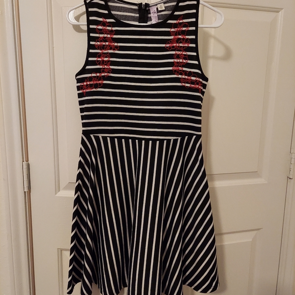 Francesca's Black & White Dress Size M